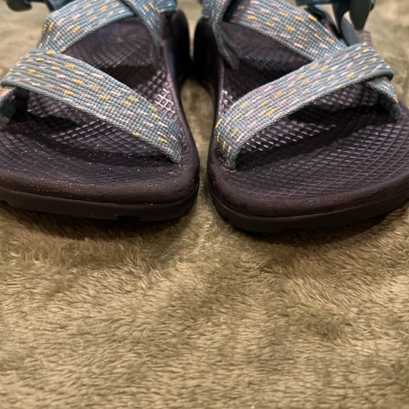 Chaco size one children’s sandals, teal blue and yellow - Picture 7 of 8